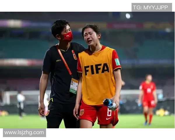 成都足球队状态引发热议球迷对表现褒贬不一的背后原因分析